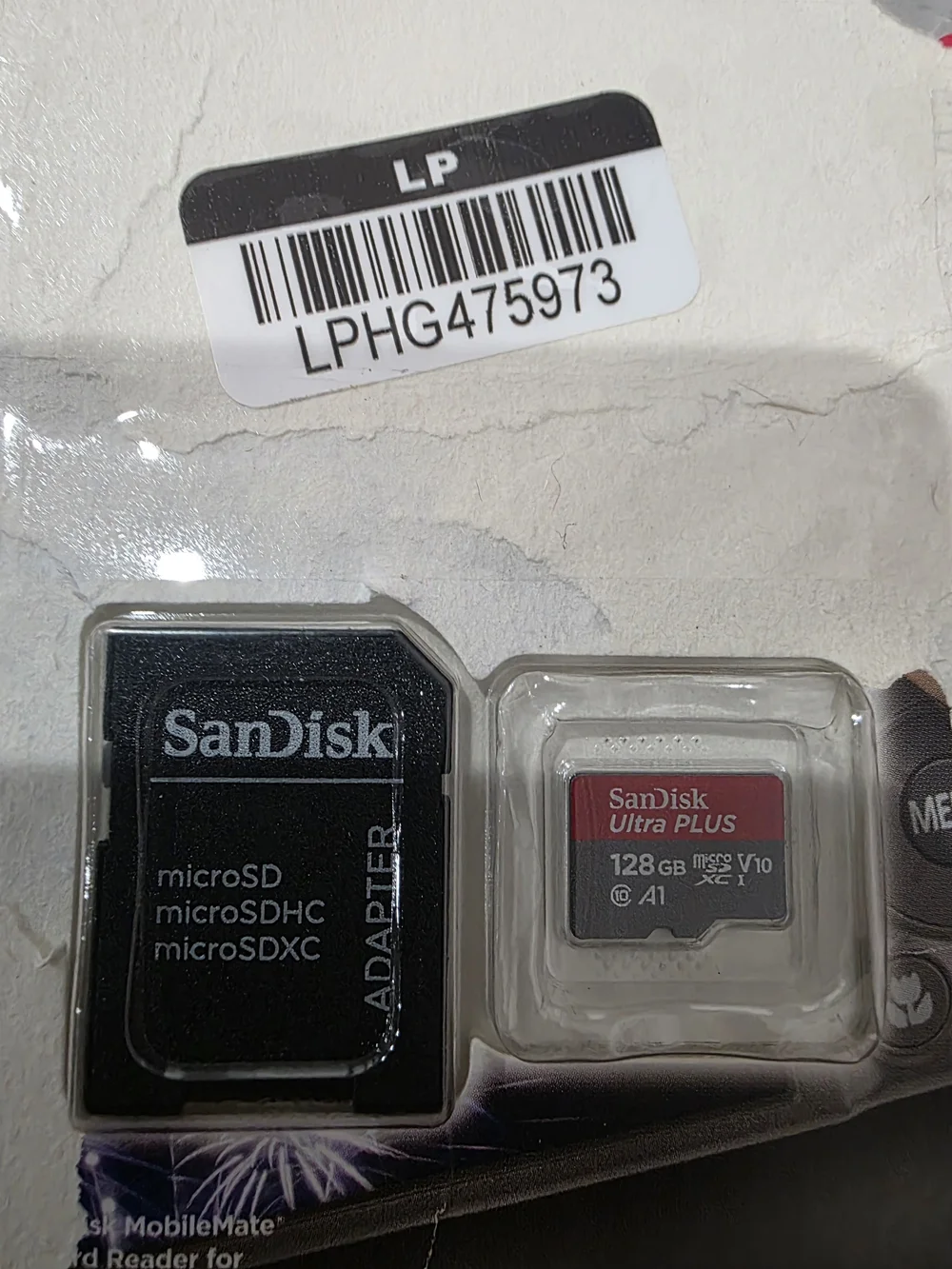 SanDisk Ultra PLUS 128GB microSD MicroSDXC UHS-I Memory Card Damaged Box